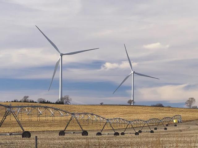 A center pivot near Gates' land in Antelope County, Nebraska. The billionaire owns land in 19 Nebraska counties. (Photo by Jerry L Mennenga for the Flatwater Free Press)