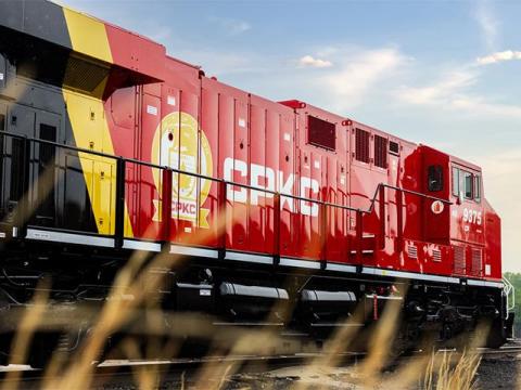 Canadian Signals and Communications Members on Strike Against CPKC