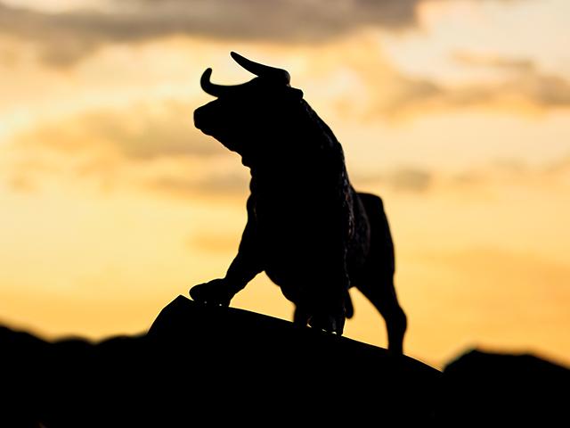 The futures complex is supposed to help producers mitigate and manage market risk. (Getty Images photo)