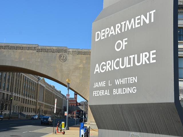 Specialty crop growers have until April 24 to report their acreage for 2025 crops as USDA prepares to release $1 billion in aid under the Assistance for Specialty Crop Farmers program. USDA also announced it is opening a new ag-tech testing program in North Dakota. The department also has a new portal for finding documents on USDA guidance and policies. (DTN file photo)